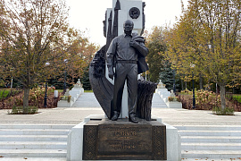 Мемориальный комплекс-памятник первому президенту Республики Башкортостан М.Г.Рахимову (в рамках благоустройства парка им.В.И.Ленина)