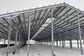 Илишевский район. Животноводческий комплекс молочного направления (молочная ферма),предназначенный для содержания и доения коров и первотелок вблизи с. Ишкарово МР Илишевский район Республики Башкортостан